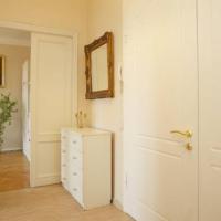 Фотографии отеля White Apartment